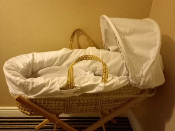Moses Basket With Stand