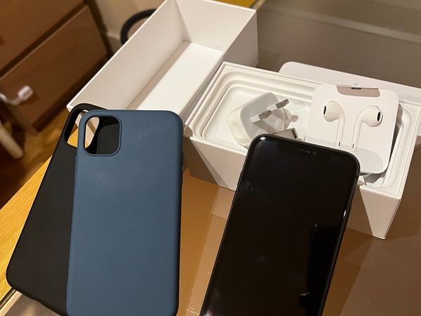 iPhone 11 64Gb Unlocked - With charger