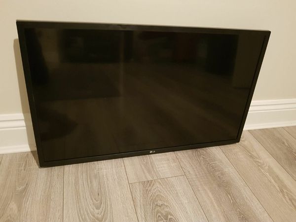 32" LG Flatscreen TV