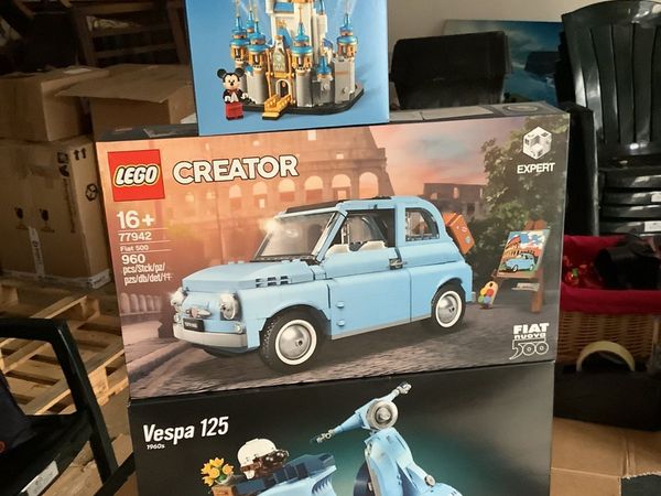 3 BRAND NEW UNOPENED LEGO SELLING AS LOT.