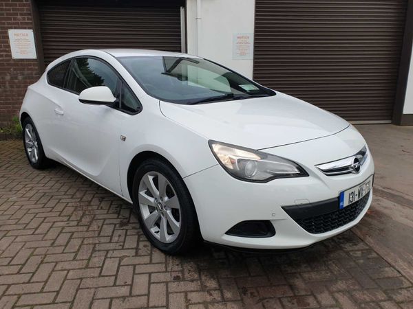 Opel Astra Hatchback, Diesel, 2013, White