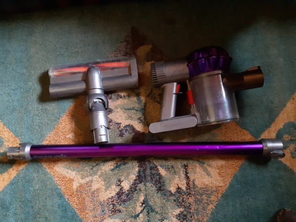 Dyson v6 with charger