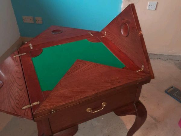 Fold up poker table
