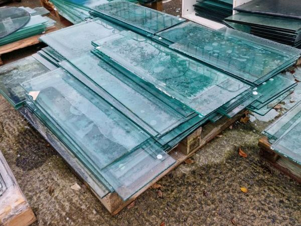 Large Quantity of Toughened glass various sizes