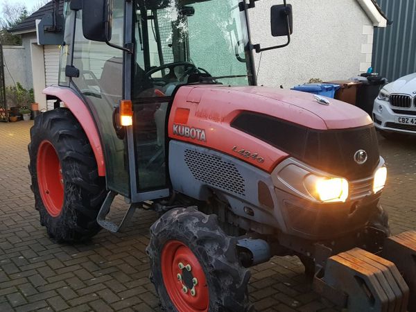Kubota L4240 tractor compact tractor