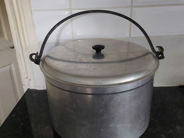 Large vintage aluminium pot