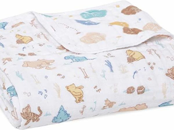 aden + anais Baby Blanket - Winnie The Pooh In The Woods, Pack of 1 | Disney Baby | Large Breathable 100% Cotton Muslin Bedding | Cot Blankets For Newborns & Infant Boys & Girls | Shower or Xmas Gifts