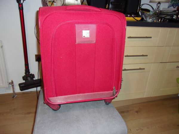 DELSEY CABIN SIZE SUITCASE
