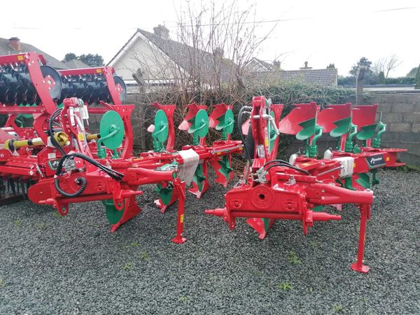 New Kverneland Ploughs in Stock