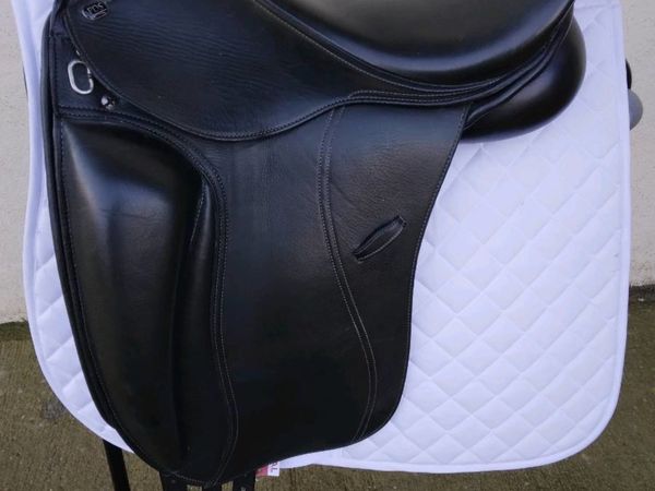 PDS DRESSAGE & TWO IDEAL SADDLES