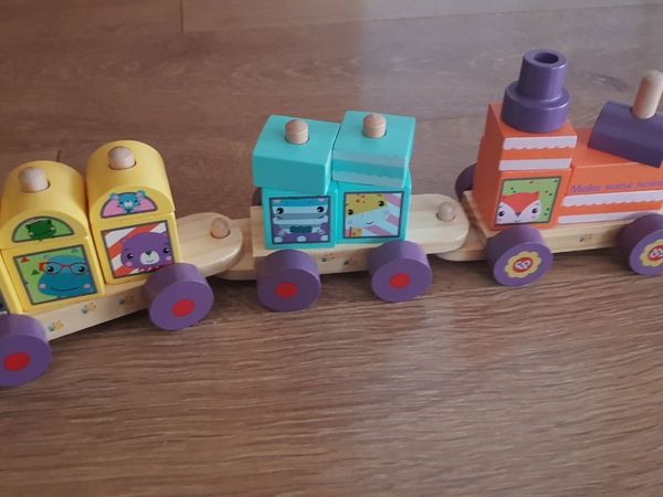 Wooden Pull along Stacking Train Fisher-Price