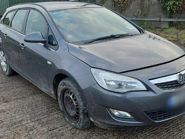 BREAKING ONLY!!! 2011 VAUXHALL ASTRA