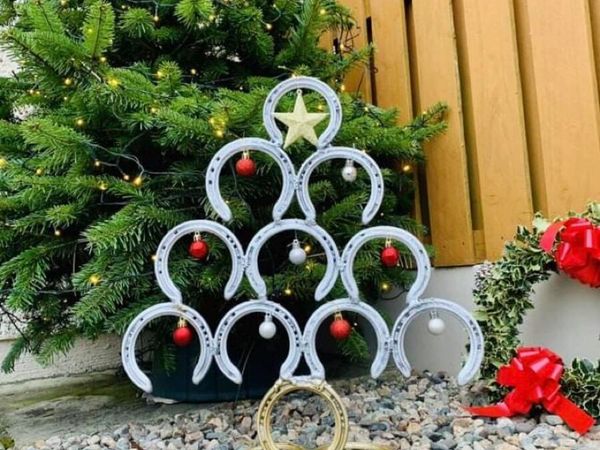 Horseshoe Christmas tree
