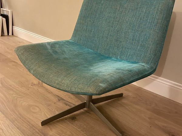 Designer swivel chair