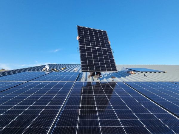 Commercial Solar PV & Batteries