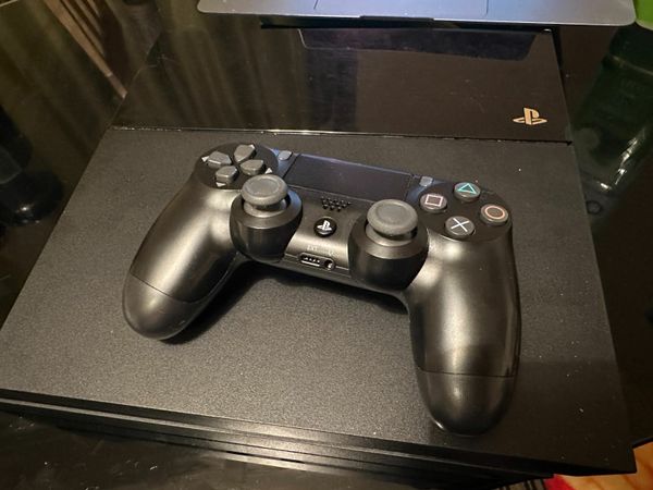 PS4 barely used, bought from Gamestop this Christ