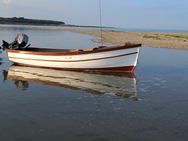 16 ft boat ( final price )