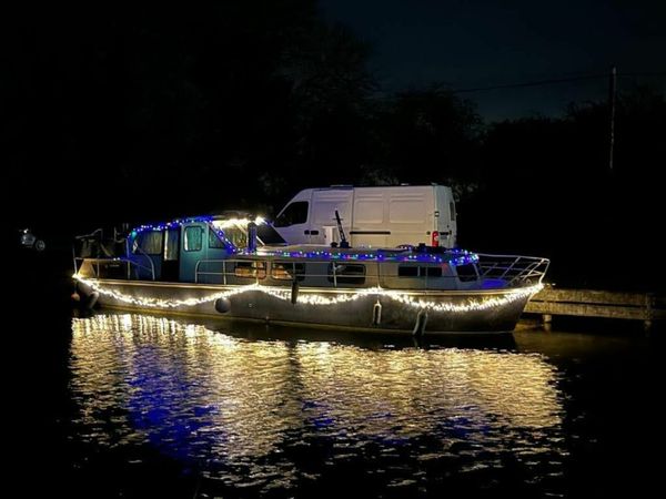 River Cruiser,  38 foot, 8 berth