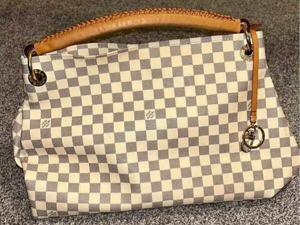 Louis Vuitton Bag (real)