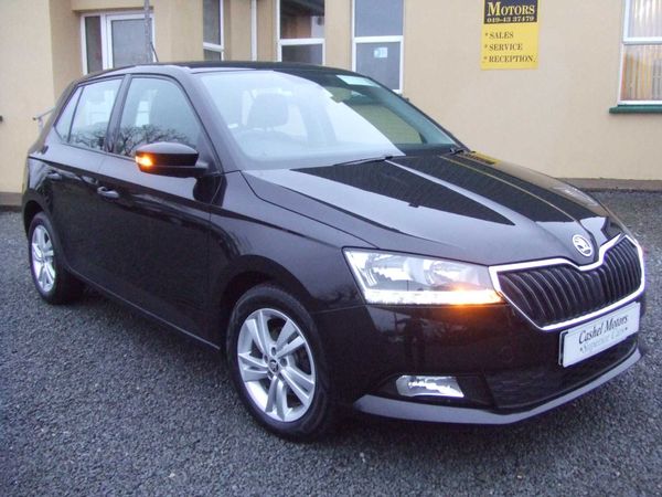 Skoda Fabia Hatchback, Petrol, 2021, Black