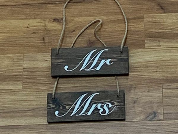Mr & Mrs Wooden Wedding Sign