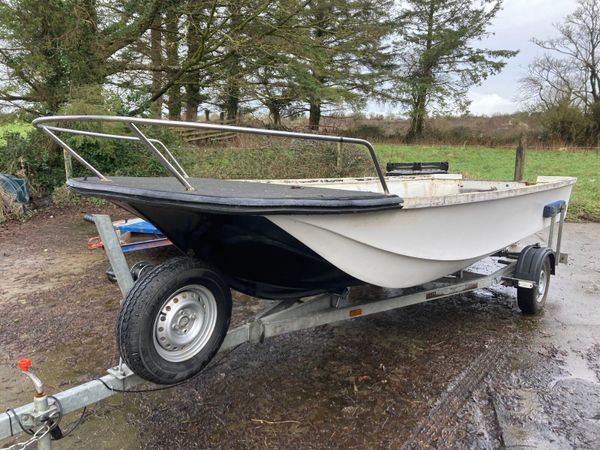 17ft Dory Hull and Trailer