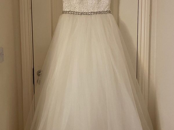 Wedding dress/ bridal dress ivory