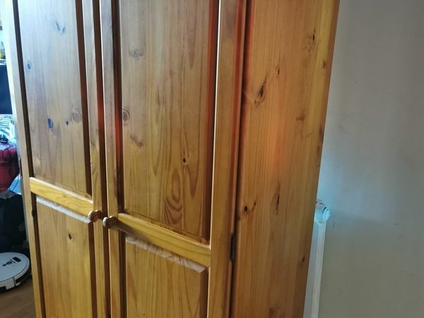 Pine quality ity sturdy 2 door wardrobe