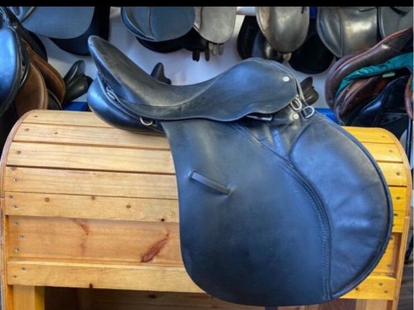 Wide English leather 16” saddle