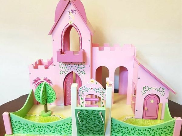 Enchanted fairy dolls house
