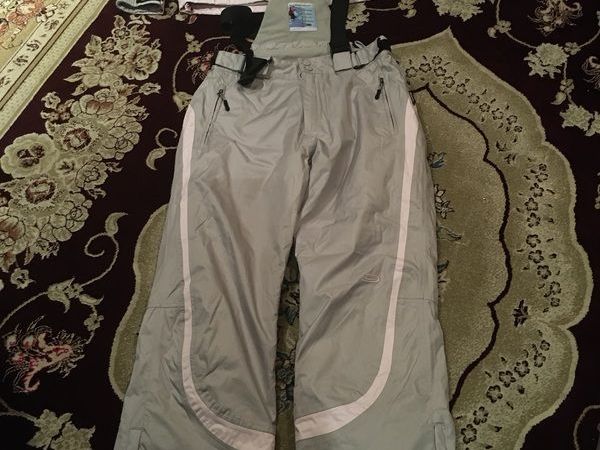Crane Snow Ski Suit size Medium, would fit size 12-14
