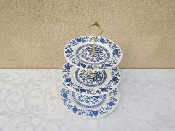 3 tiers blue cake stand