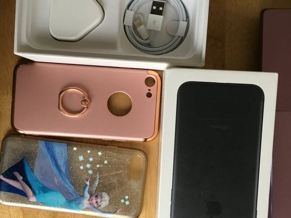 Iphone 7 box/accessories