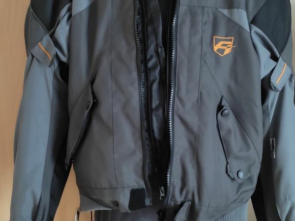 Akito Motocycle jacket and trousers . Alpinestar b