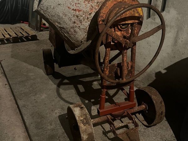 Winget diesel cement mixer with Lister engine