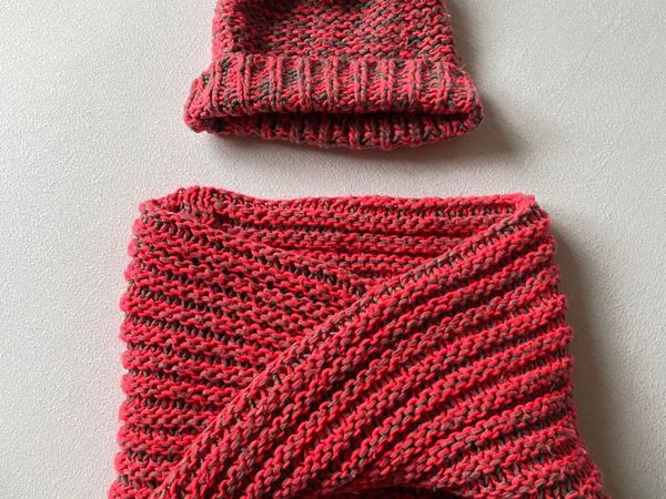 Hat and chimney Scarf set