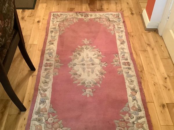 Large Living Room heavy duty  rug  35 euro to clear
