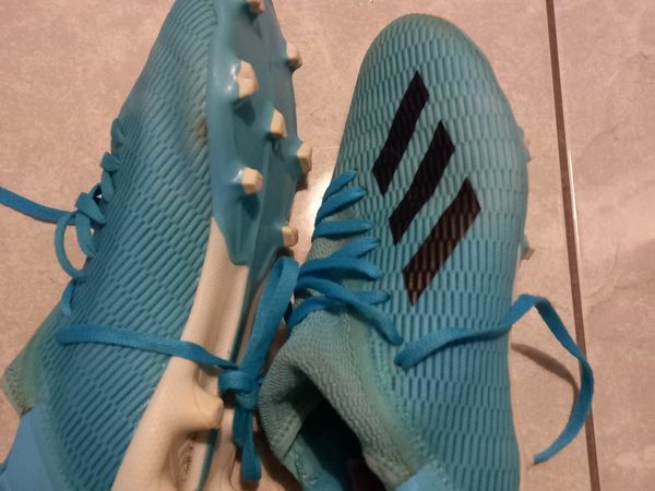 Adidas football boots size 4