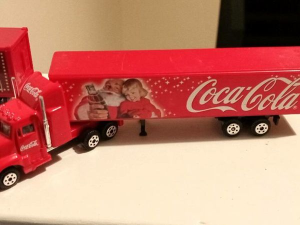 Coca cola trucks. Dinkis