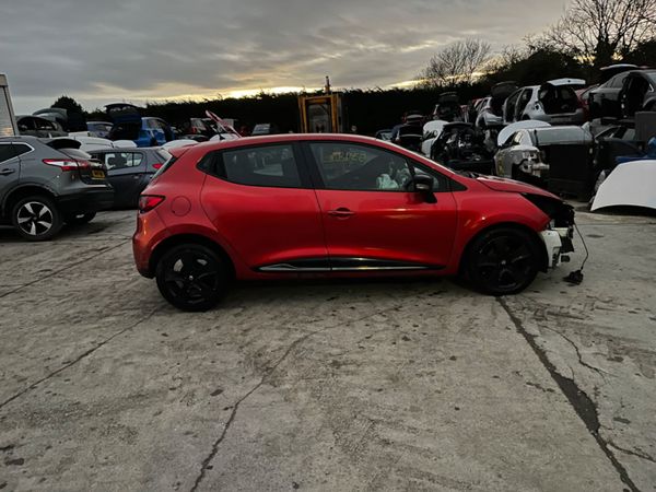 Renault Clio Hatchback, Diesel, 2015, 