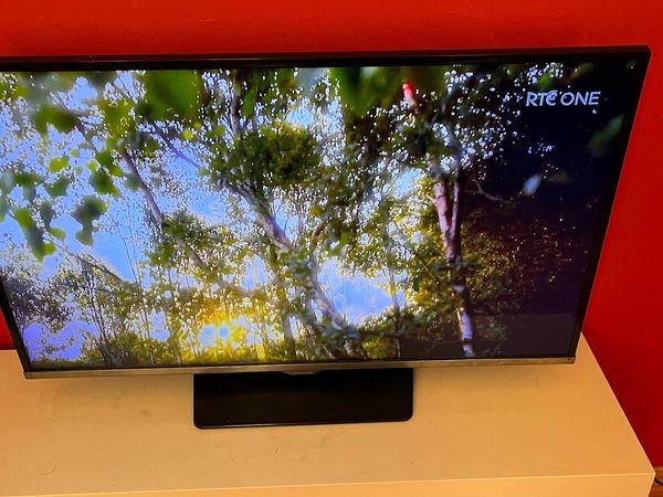 32” Samsung LED TV and Chromecast