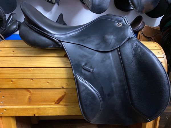17.5 Kieffer black Leather saddle