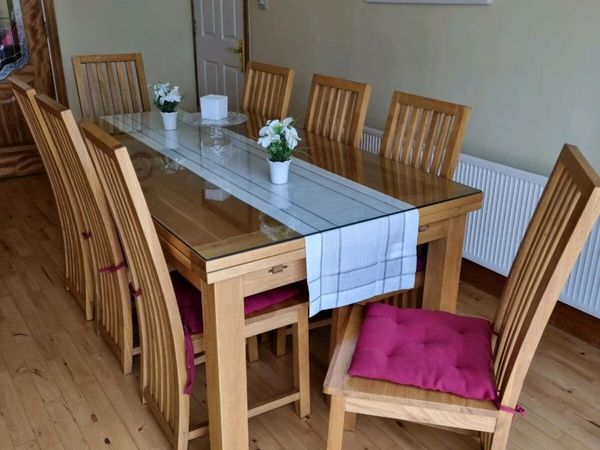 Oak Dining table & 8 Chairs