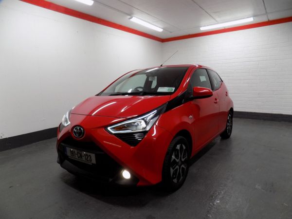 Toyota AYGO 1.0 X-play 4DR