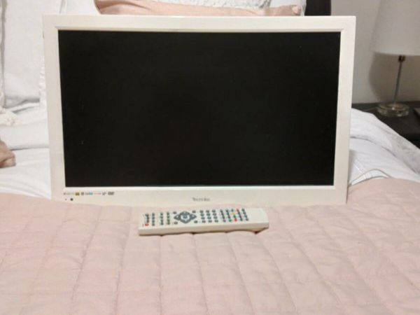 22 inch tv/ dvd player with wall mount
