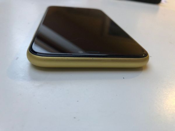 iPhone 11 64GB - Yellow (unlocked)