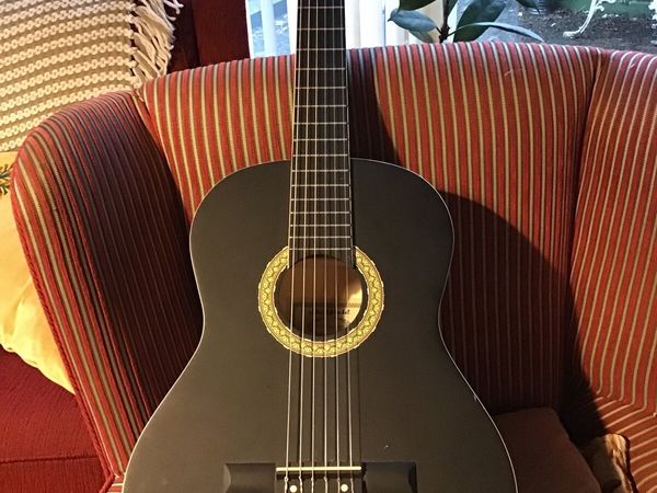 Sheffield Concert Guitar Complete with Carry Case