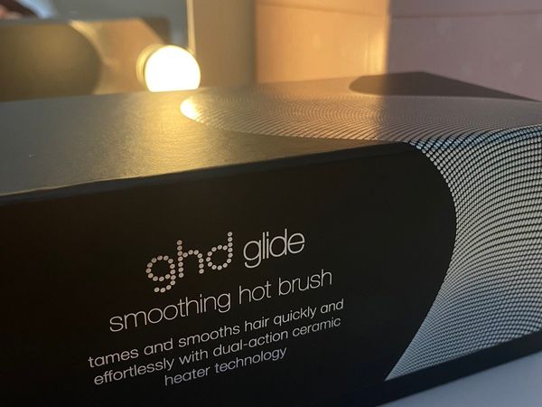 ghd glide smoothing hot brush/hair straightener