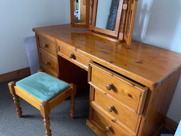 *Reduced Dressing table