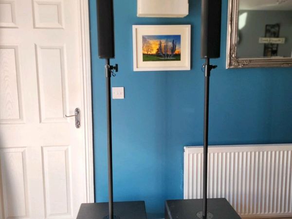 Array speakers pair